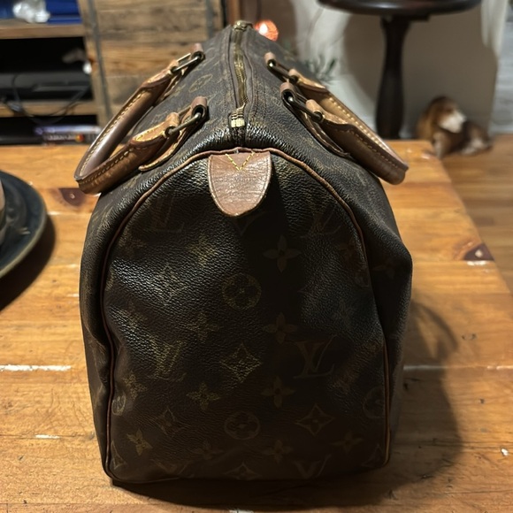 Louis Vuitton Monogram Speedy 30 - Picture 2 of 15
